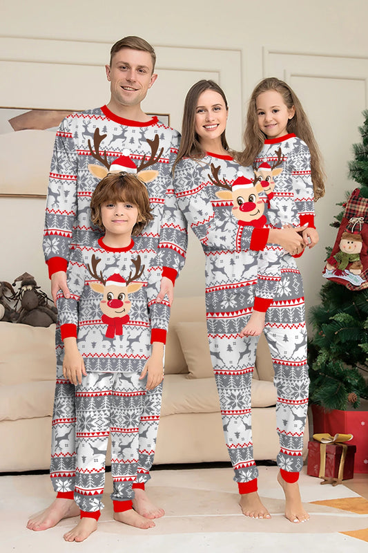 weihnachten-zu-hause-schlafanzug