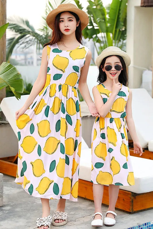 mutter-tochter-kleid-mit-zitronenmuster