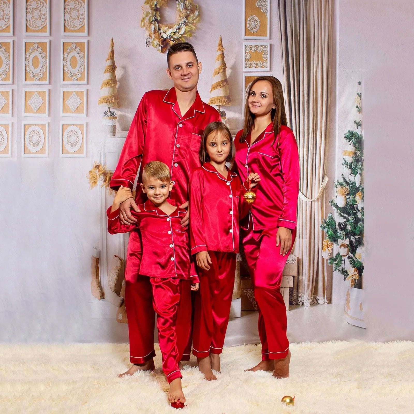 festive-family-pyjamas