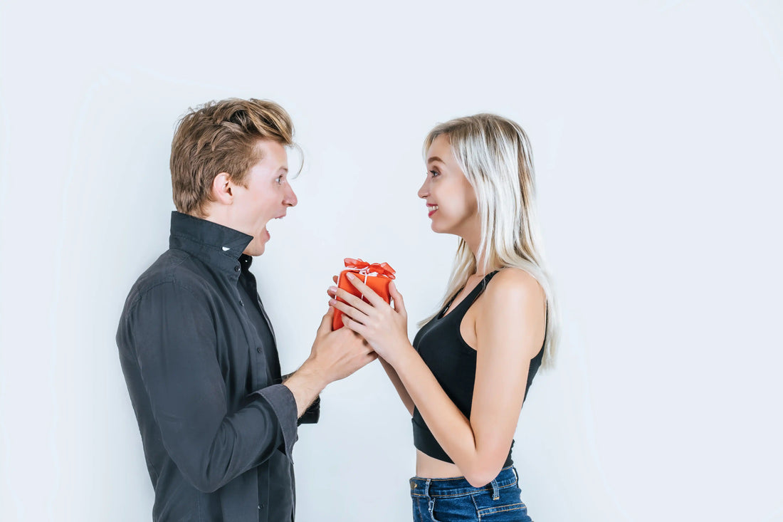 Wie kann ich meinen Partner überraschen? 58 Ideen, die wirklich ankommen