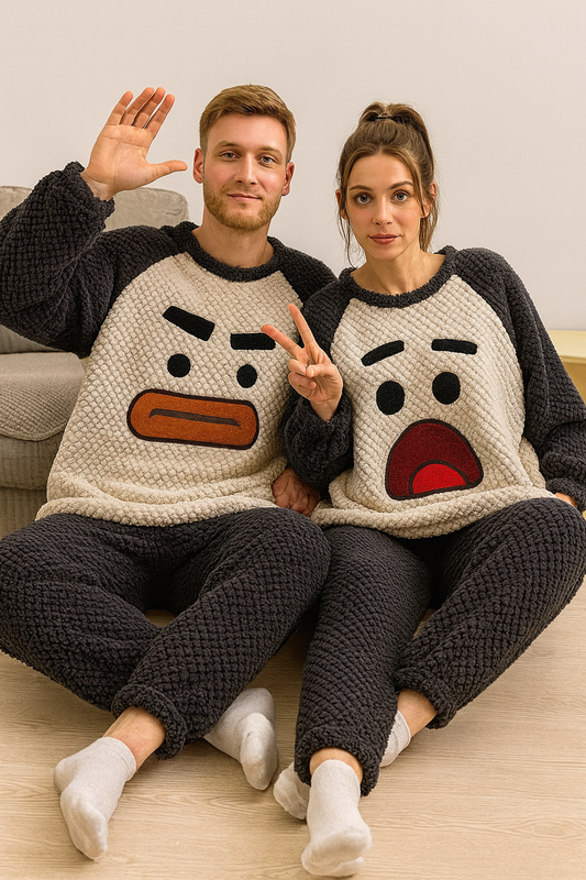 partner-pyjama-mit-gesichtsmotiv