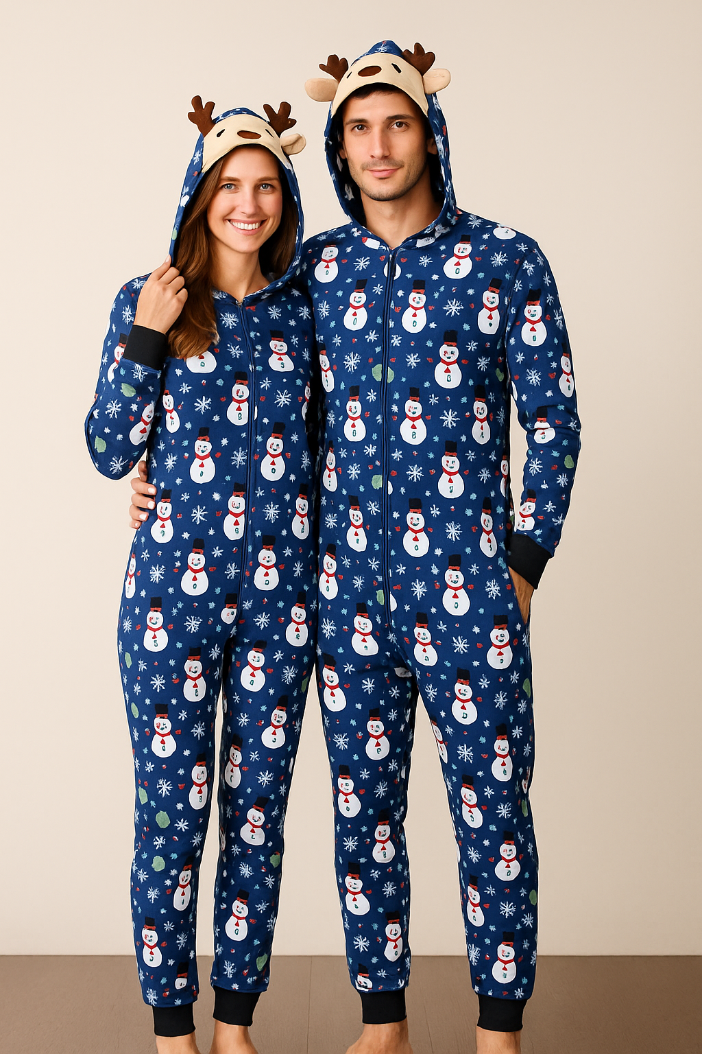 Blauer Weihnachtspyjama für Paare