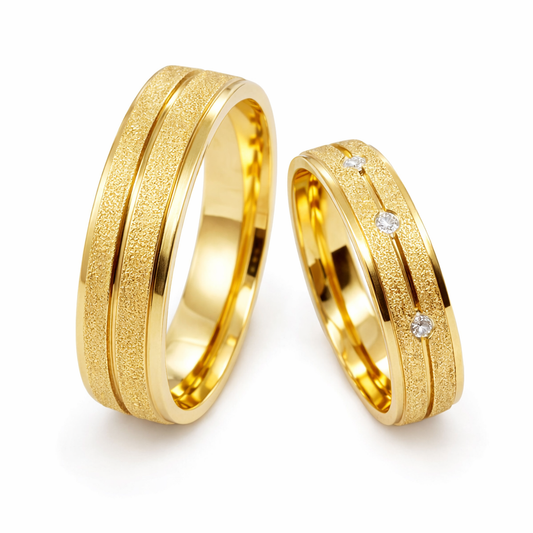couple-wedding-rings-gold