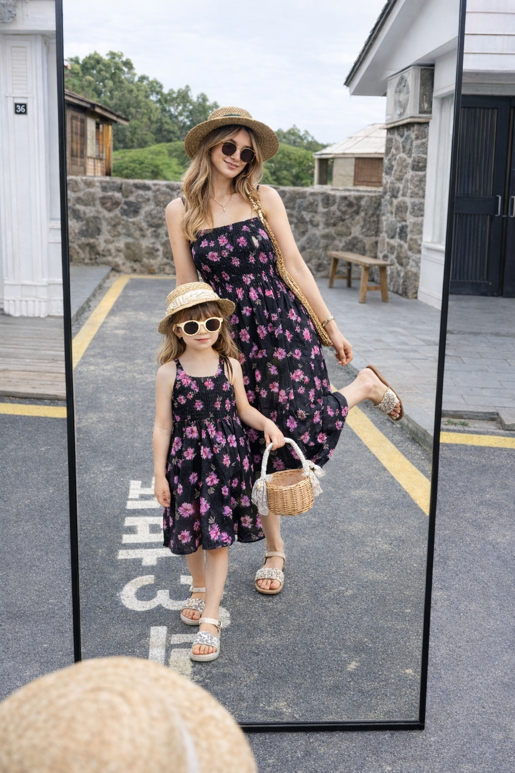 mom-and-daughter-twin-outfits