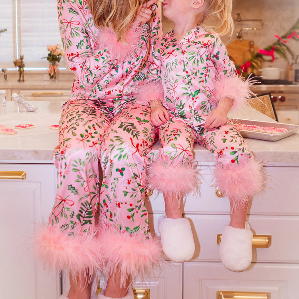 mom-and-daughter-valentines-outfits