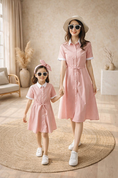 mother-daughter-twinning-traditional-dresses