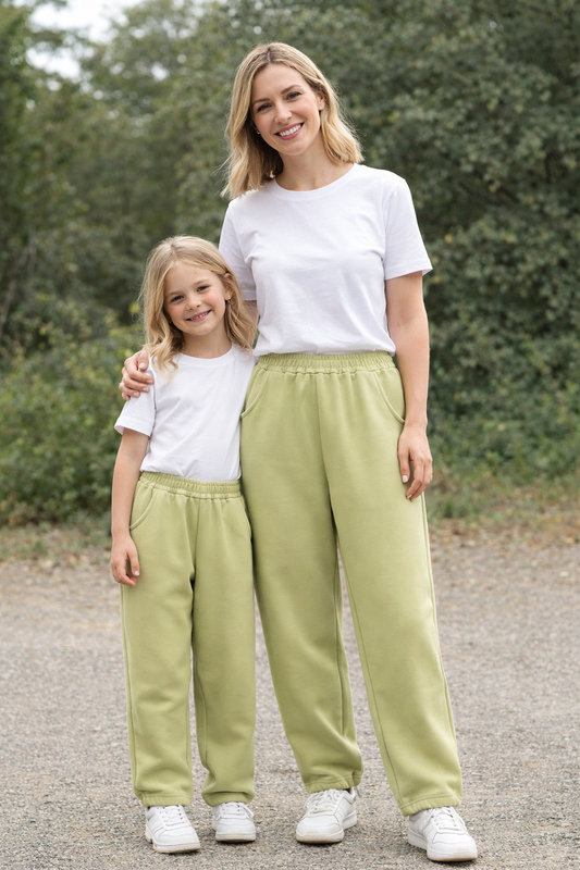 partnerlook-mutter-tochter-jogginganzug