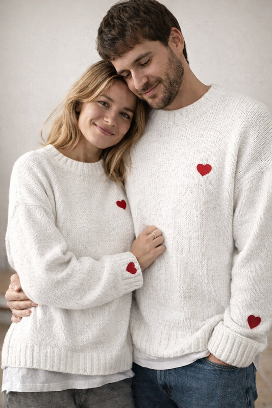 pullover-mit-herz-marke