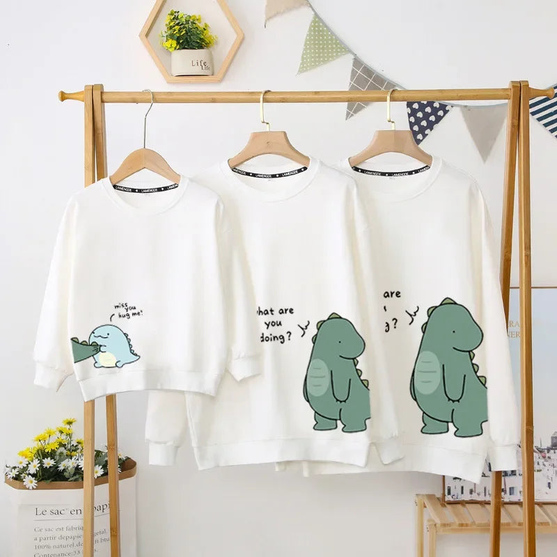 Familienpullover mit Dinosauriermotiv