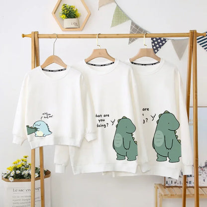 Familienpullover mit Dinosauriermotiv