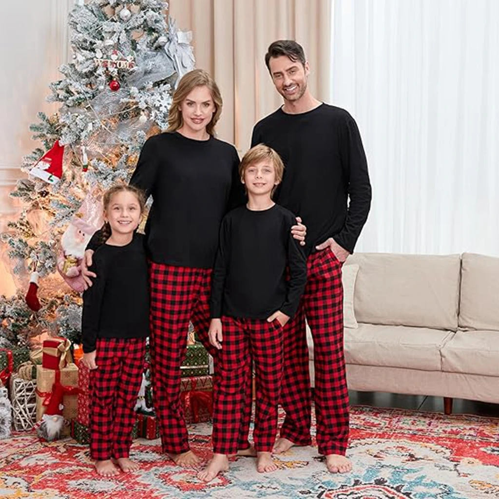 matching-family-and-dog-pyjamas