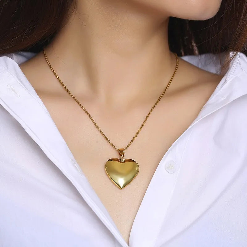 Couple Picture Necklace