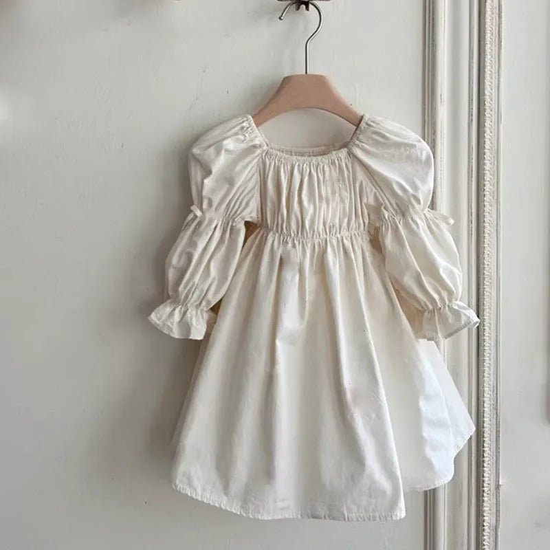 Weißes Mutter-Tochter-Kleid