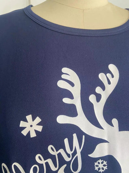 Weihnachtspyjama Familie mit Hund