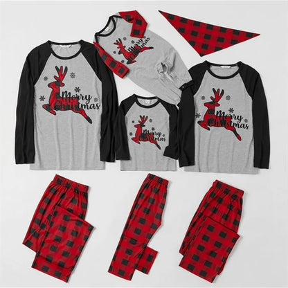 Weihnachtspyjama Familie mit Rentier