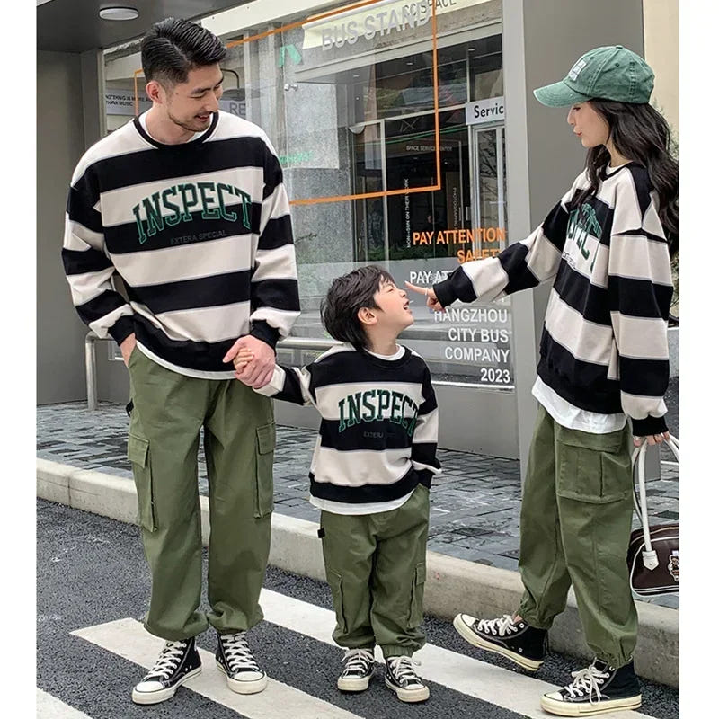Family Always Has Your Back Pullover – Ansicht 2