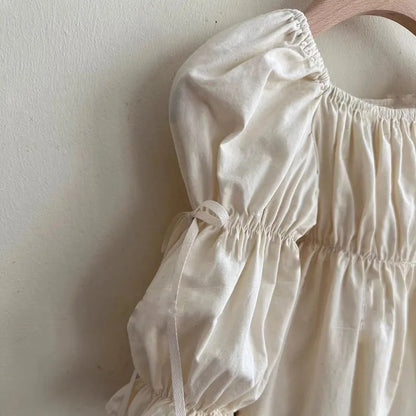 Weißes Mutter-Tochter-Kleid