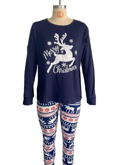 Weihnachtspyjama Familie mit Hund