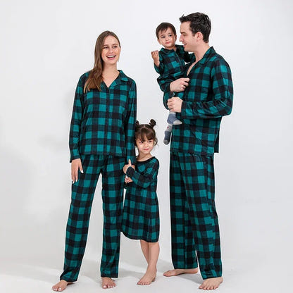 familien-pyjama-kariert