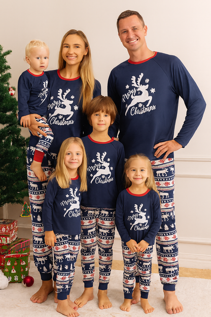 weihnachtspyjama-familie-mit-hund